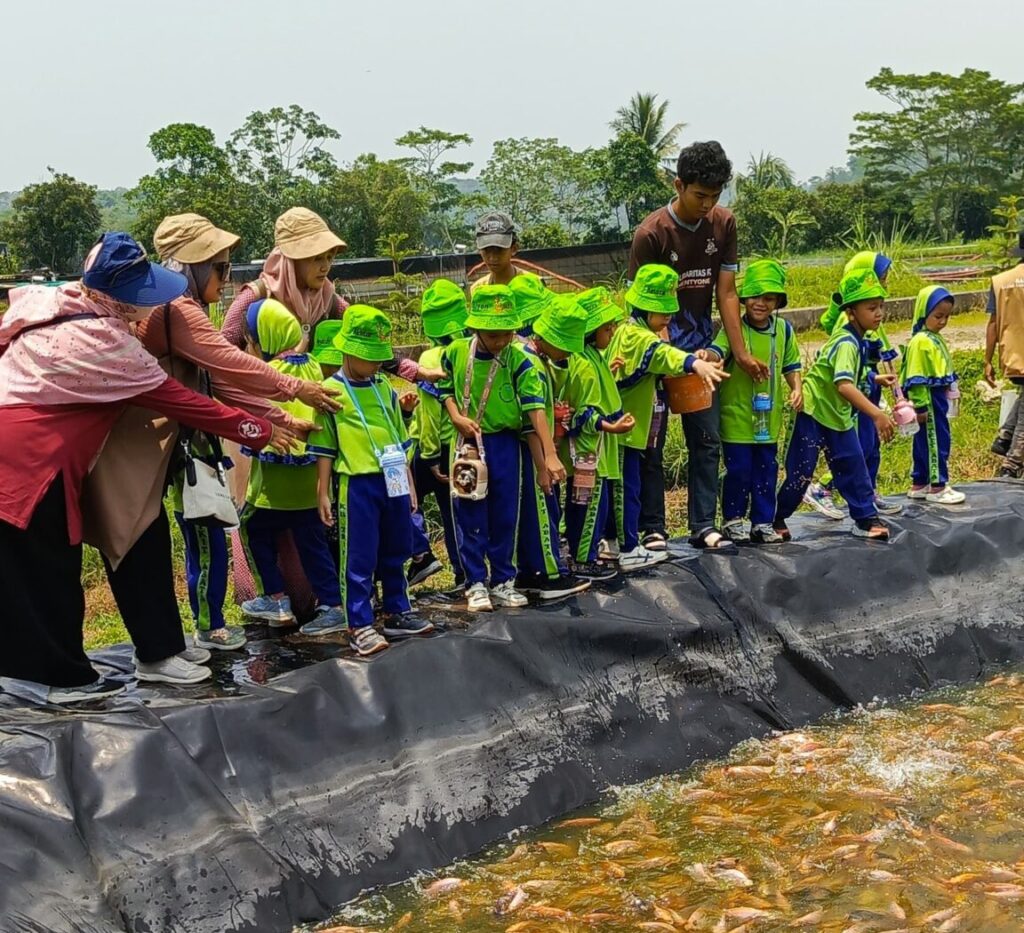 Kunjungan Pendidikan Sekolah Islam Jakarta Barat KB-TK EXISS ABATA ke Batoo Adventure, Ciseeng, Bogor